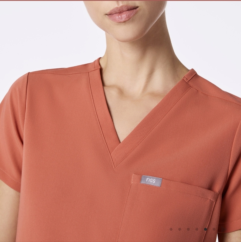 FIGS Catarina New Spice Orange One Pocket Scrub Top Womens Size M